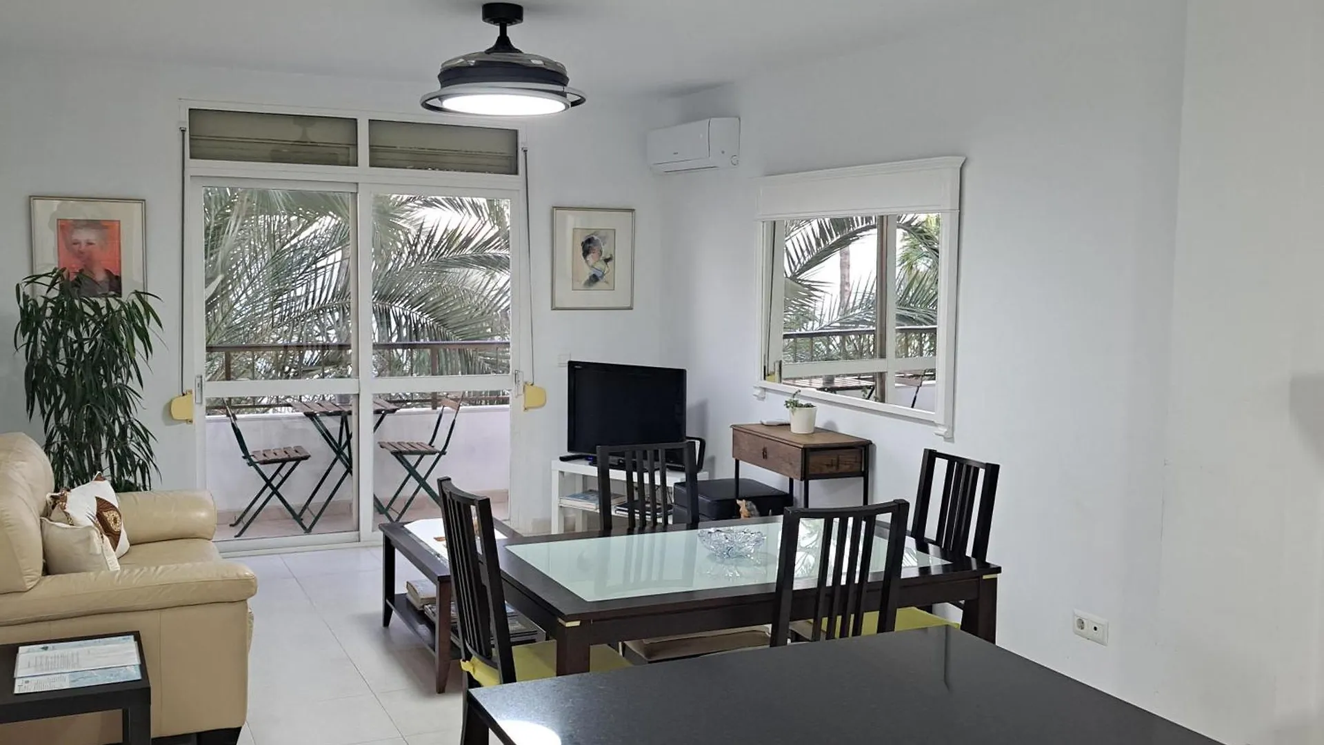 Apartamento Frente A La Playa Piso 3 Estepona İspanya